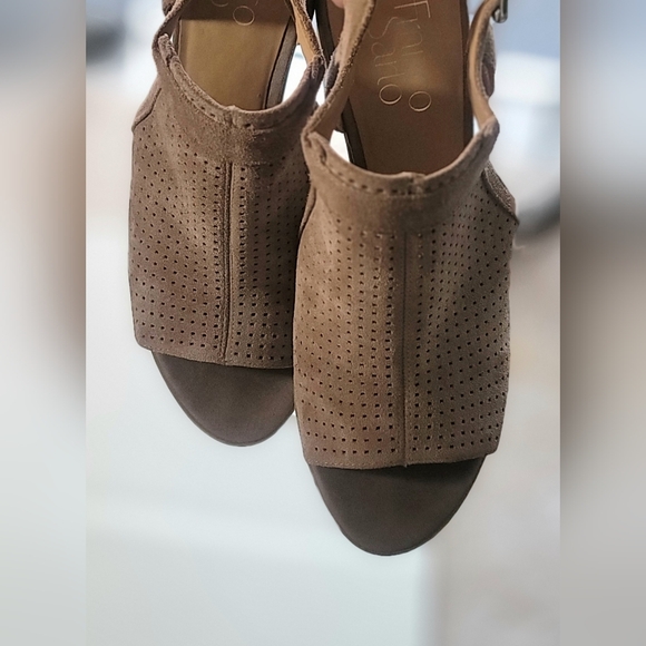 Franco Sarto Harlet 2 Suede Perforated Block Peep Toe Sandals Wms 8M - Picture 4 of 11
